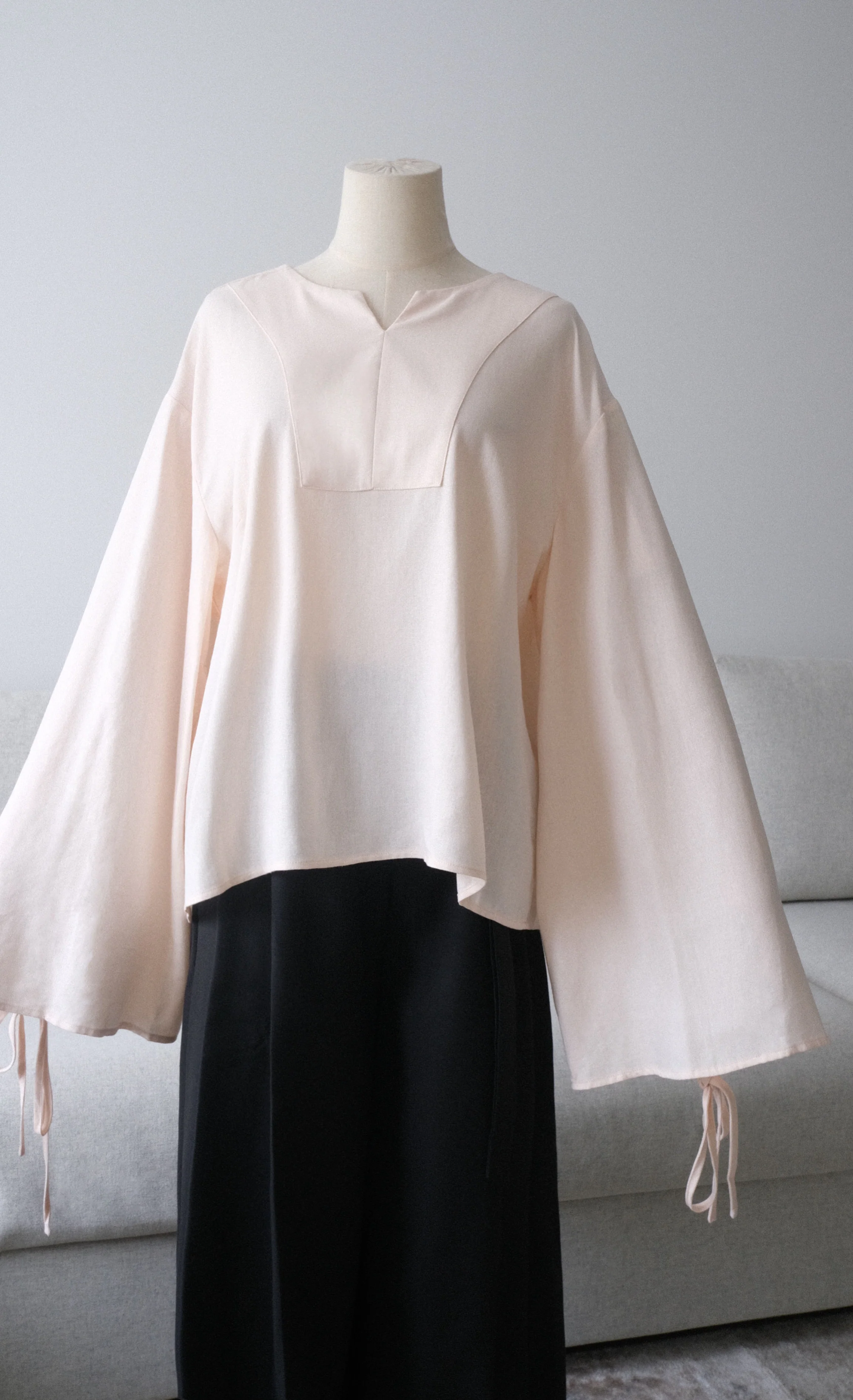 Haut à col V — Beige rosé - Image 3